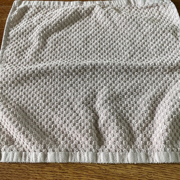 pink washcloth - Picture 3 of 4